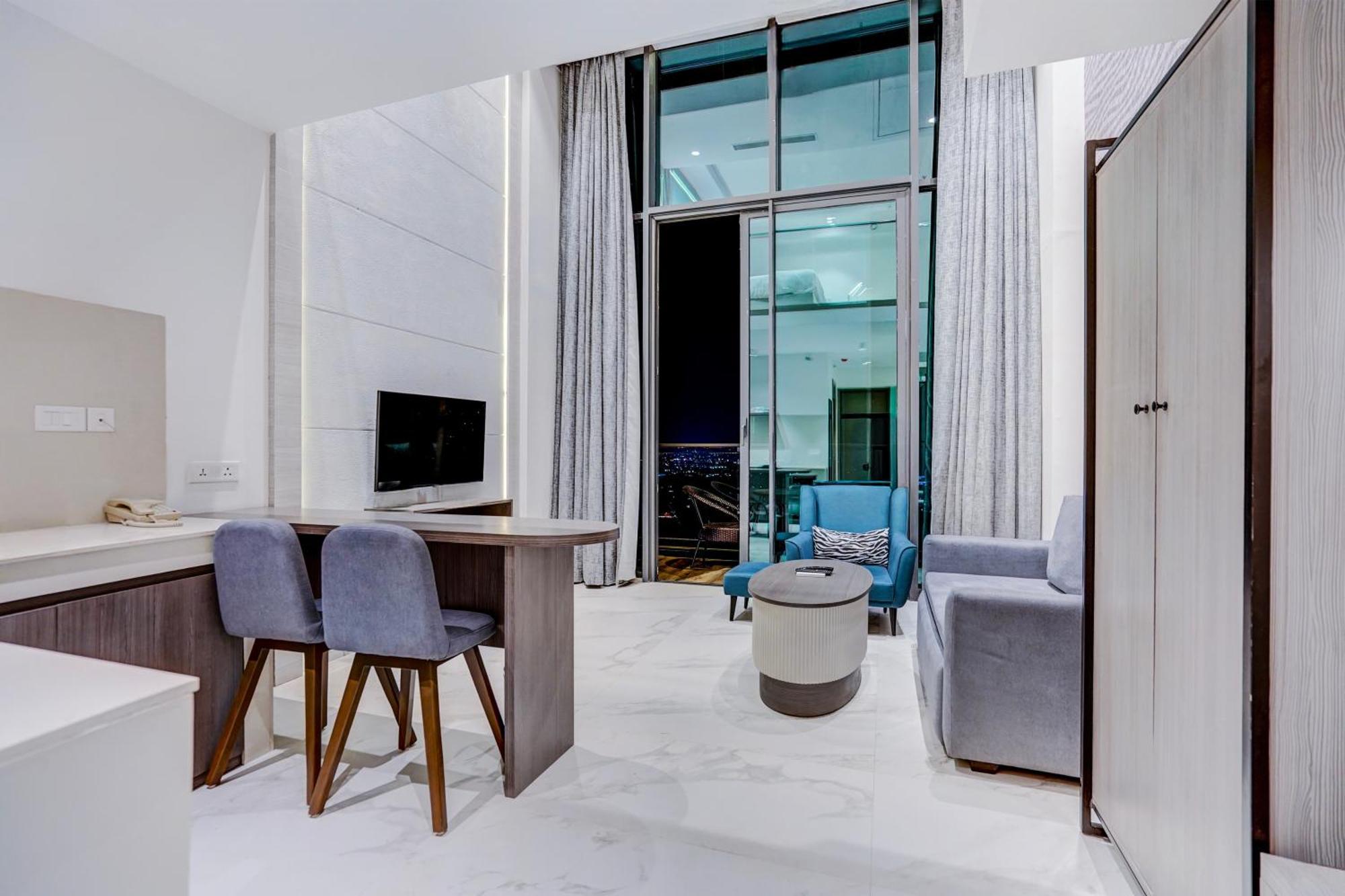 Sunday Hotels And Residences Gurgaon Esterno foto