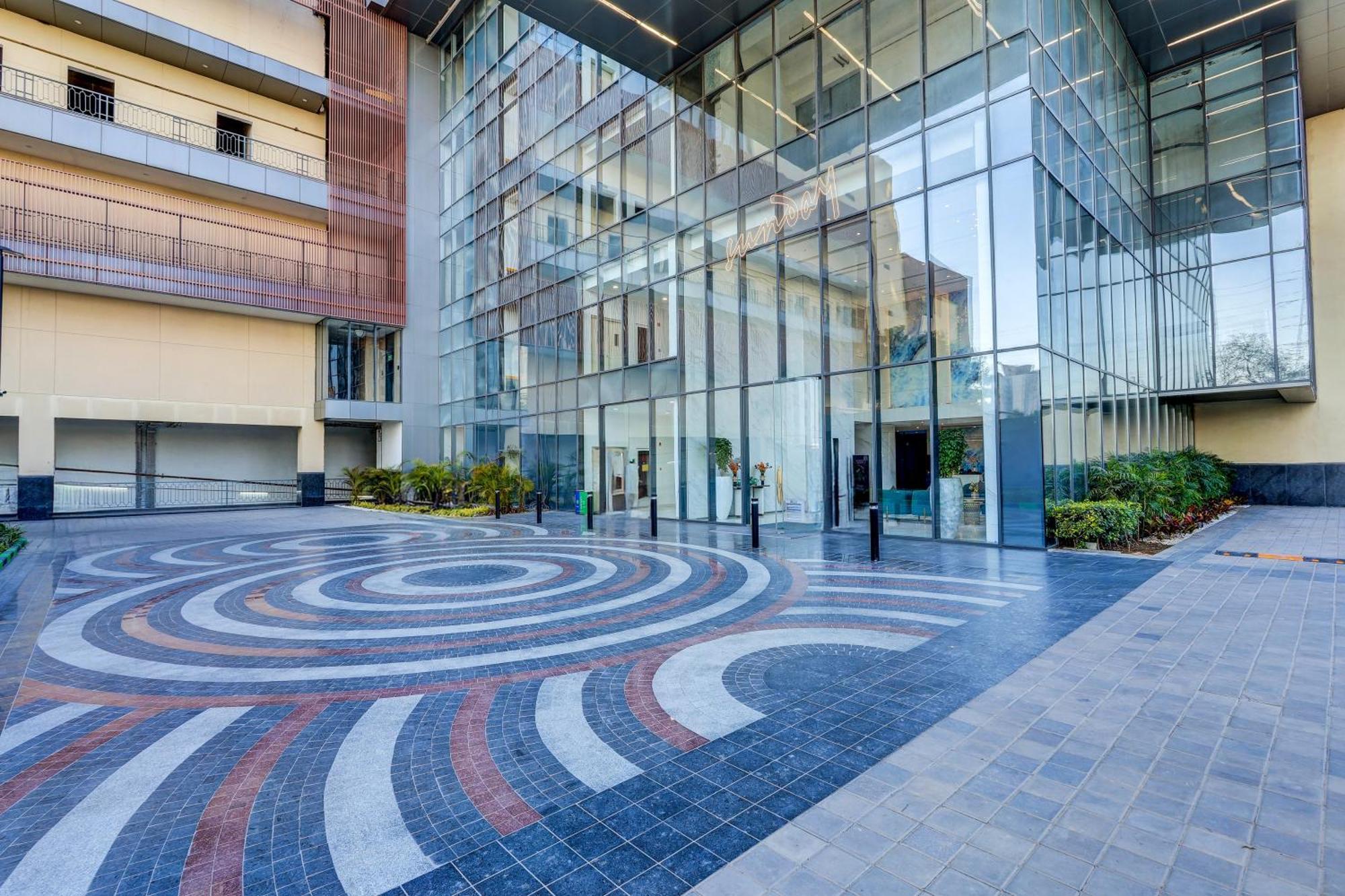 Sunday Hotels And Residences Gurgaon Esterno foto