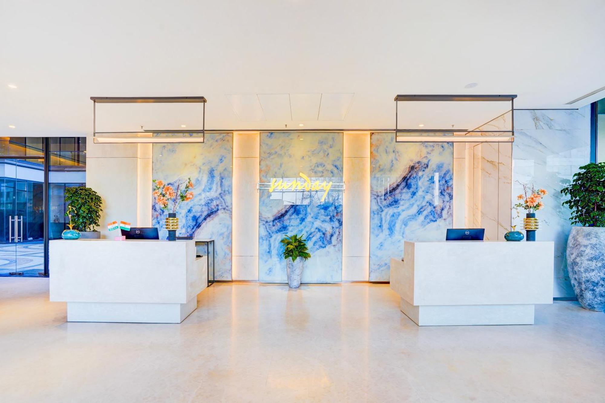 Sunday Hotels And Residences Gurgaon Esterno foto