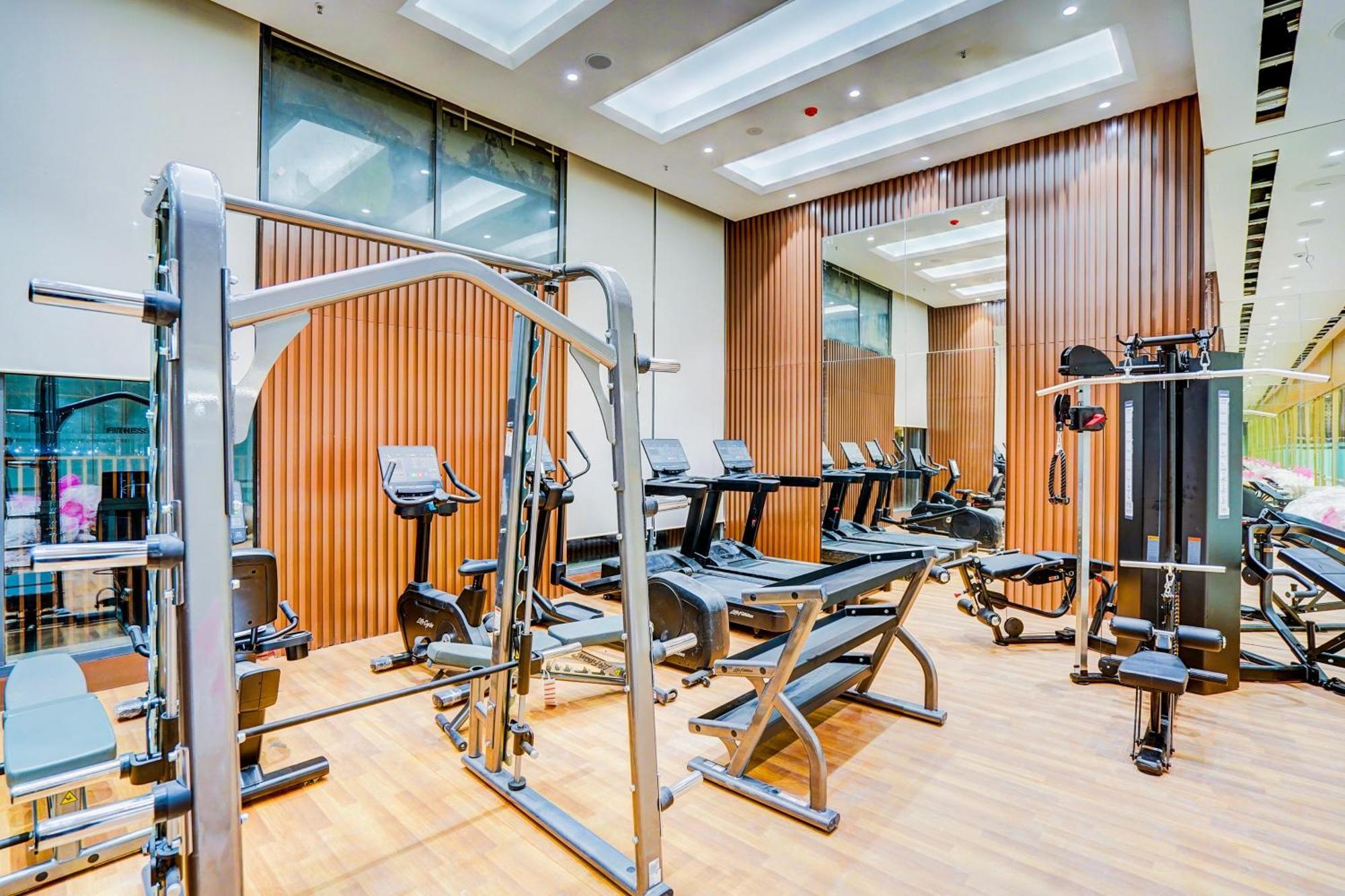 Sunday Hotels And Residences Gurgaon Esterno foto