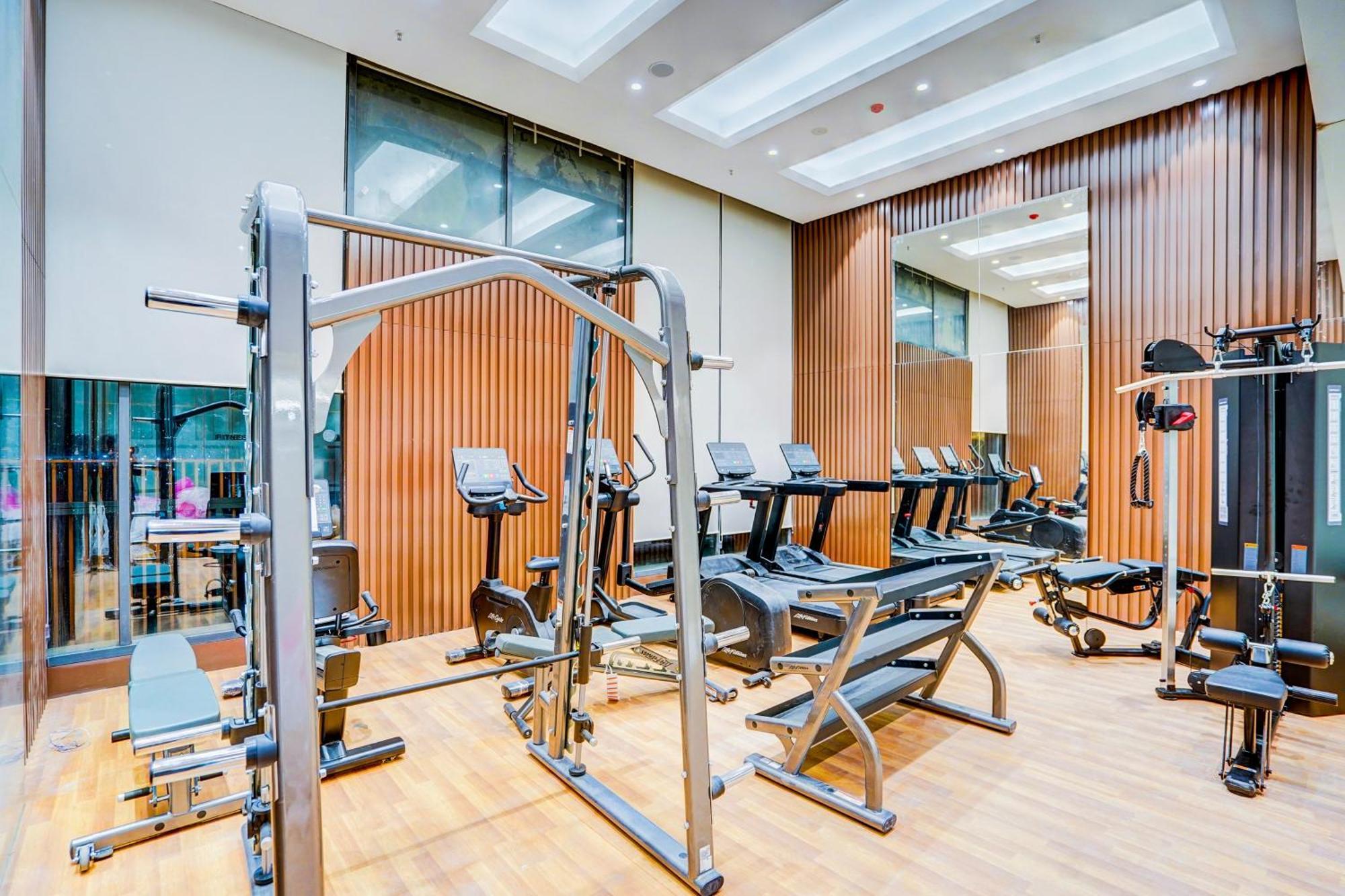 Sunday Hotels And Residences Gurgaon Esterno foto