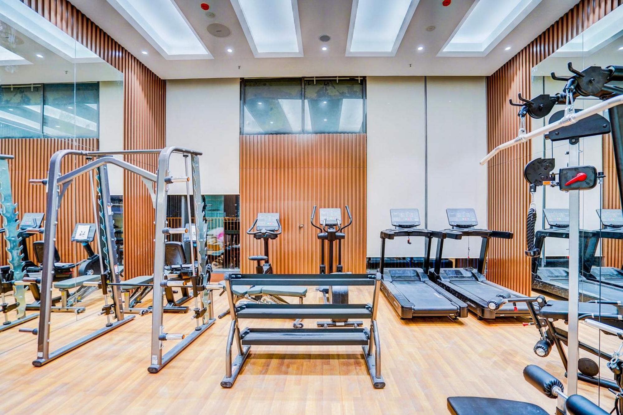 Sunday Hotels And Residences Gurgaon Esterno foto