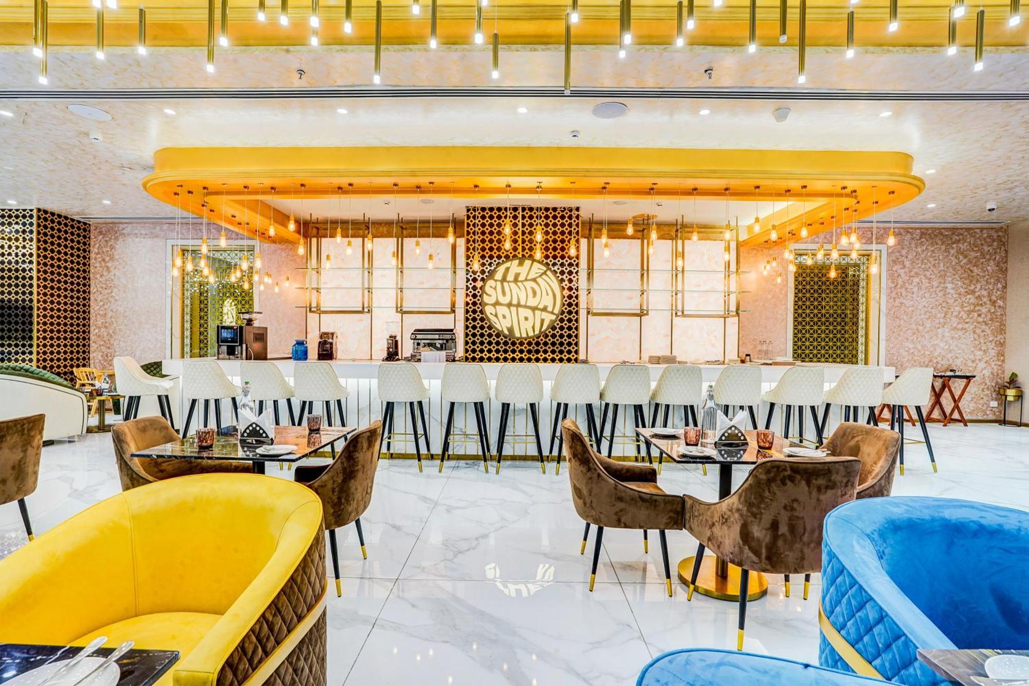 Sunday Hotels And Residences Gurgaon Esterno foto
