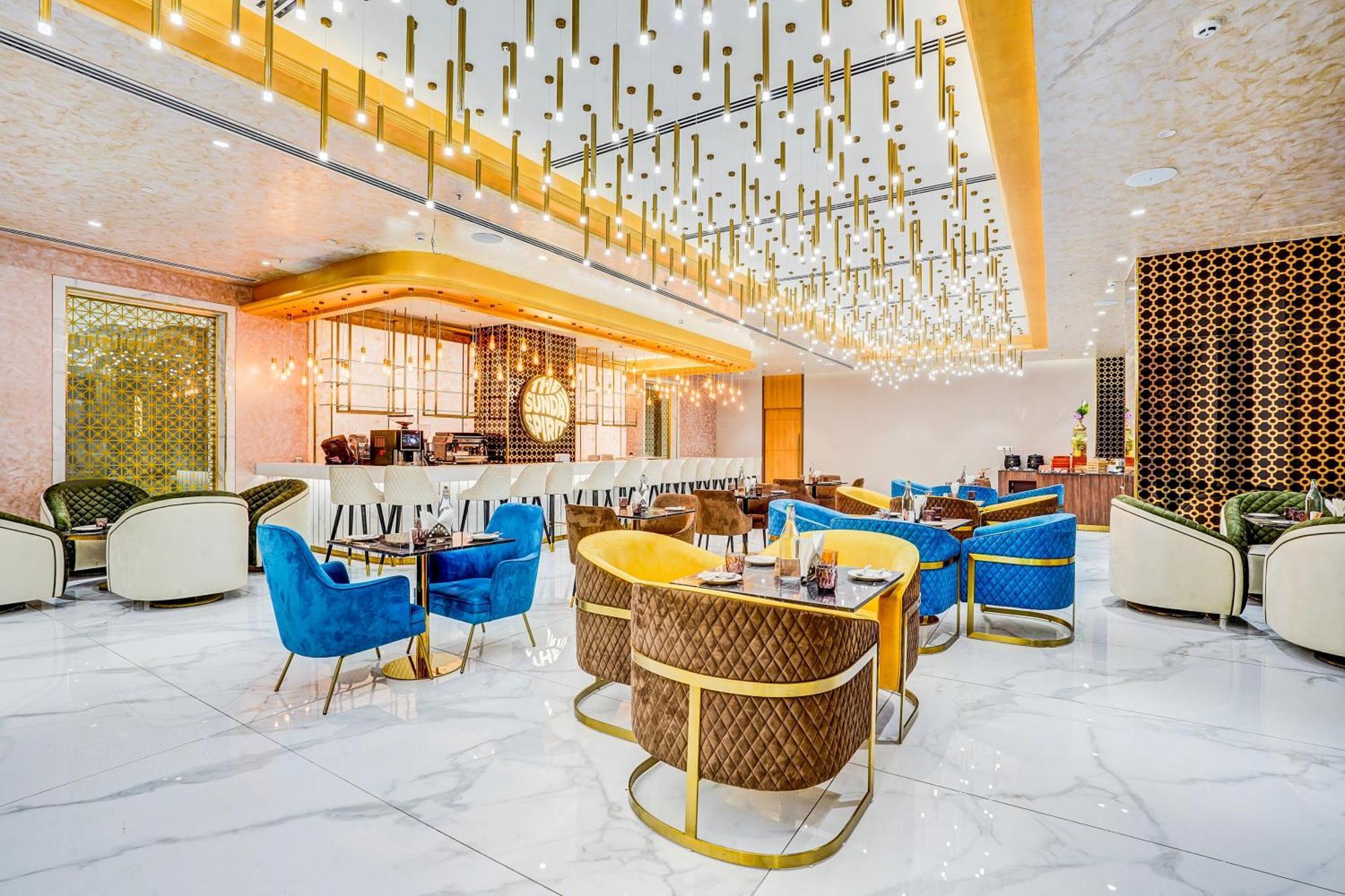 Sunday Hotels And Residences Gurgaon Esterno foto