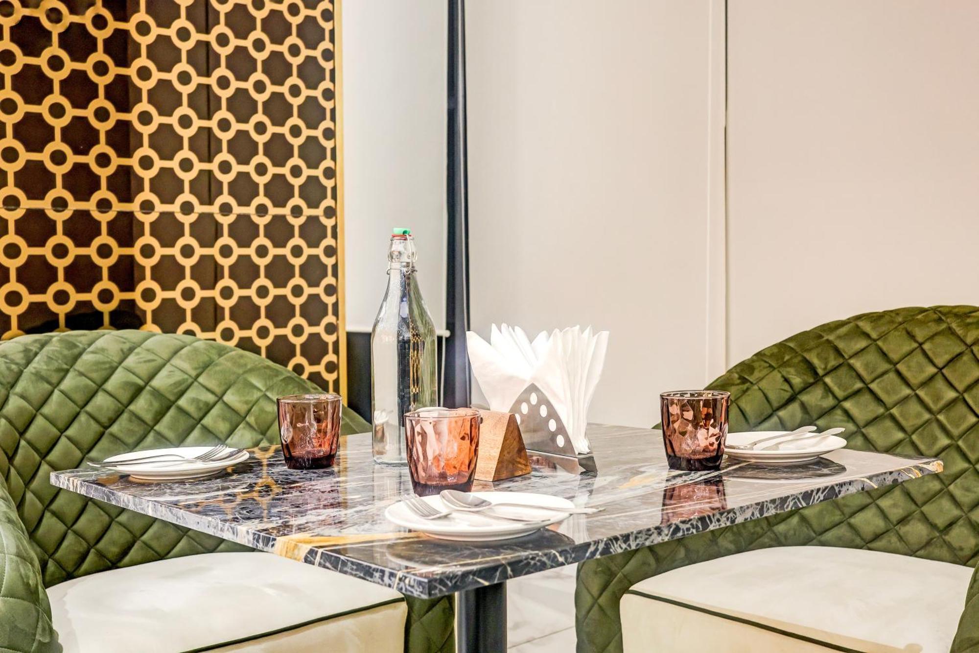 Sunday Hotels And Residences Gurgaon Esterno foto
