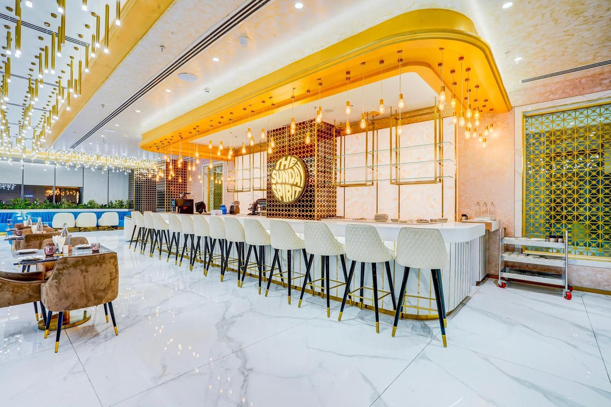 Sunday Hotels And Residences Gurgaon Esterno foto
