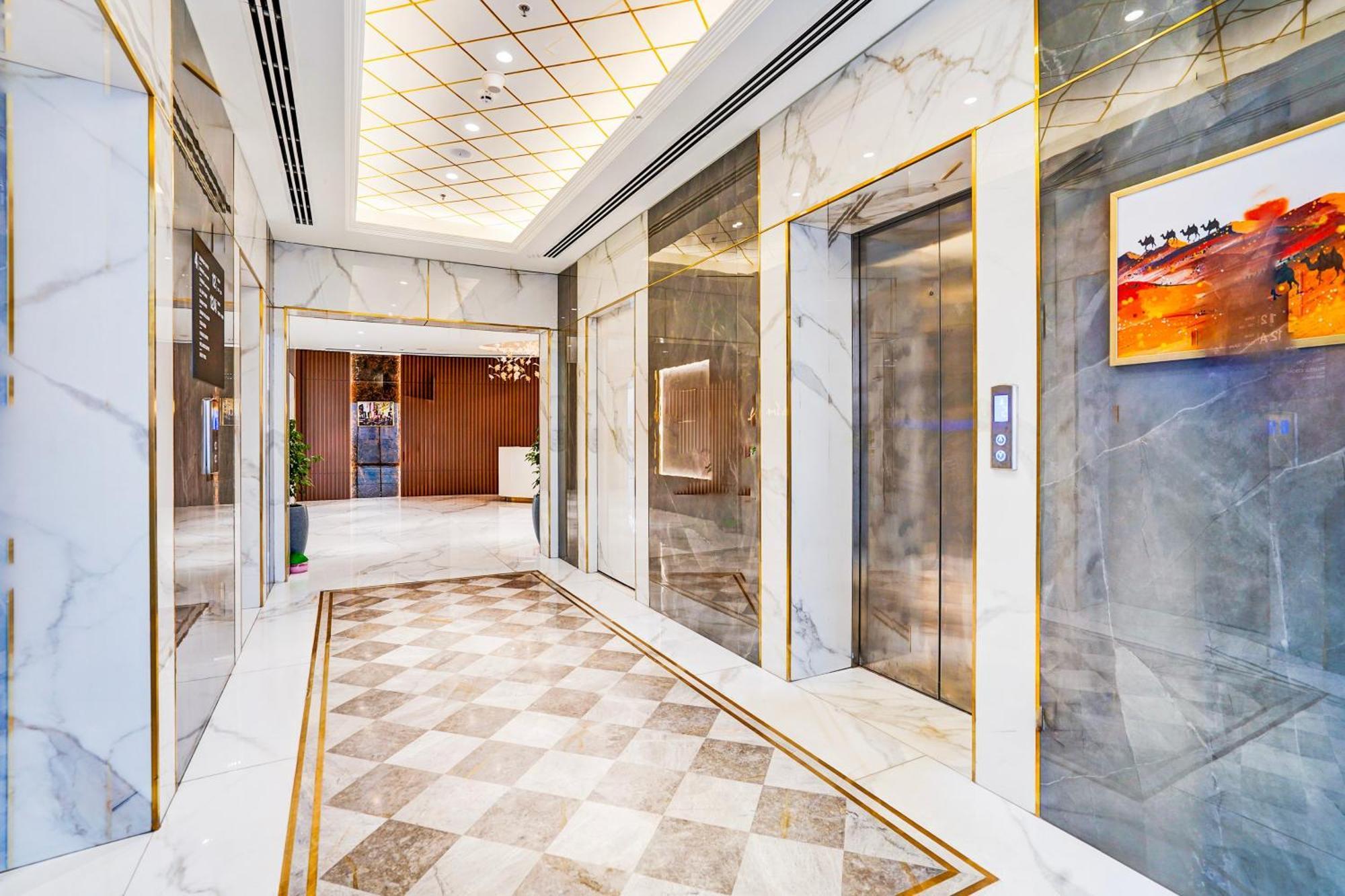 Sunday Hotels And Residences Gurgaon Esterno foto