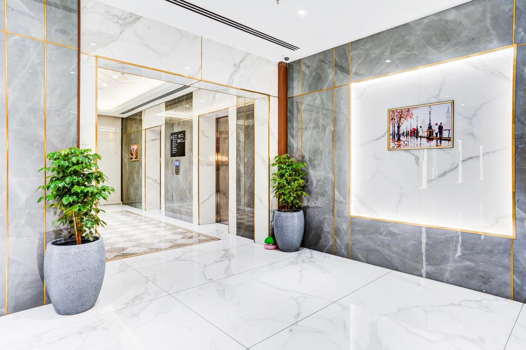 Sunday Hotels And Residences Gurgaon Esterno foto