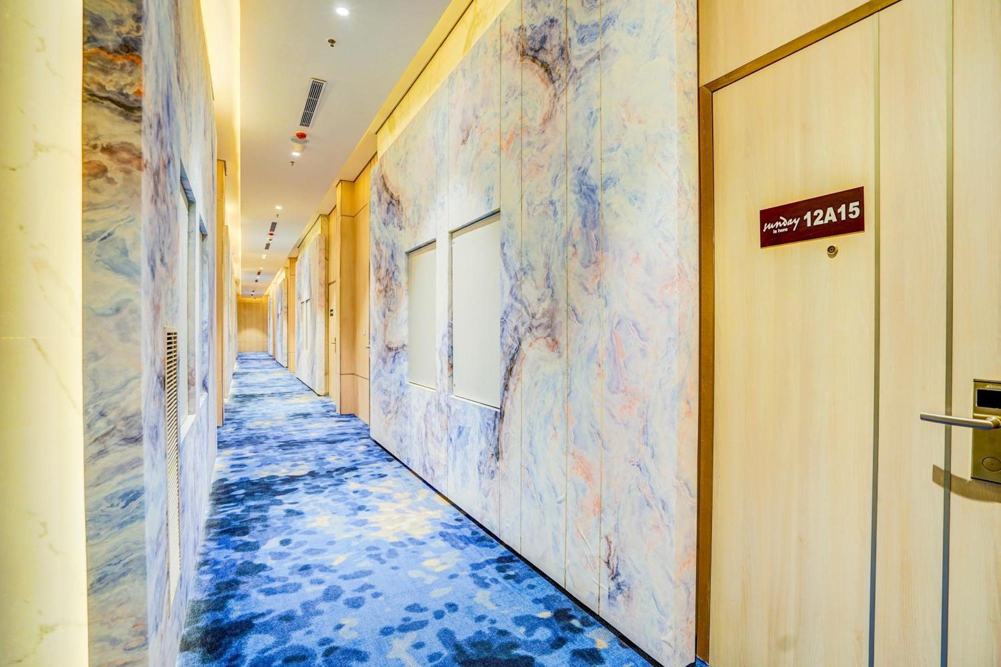 Sunday Hotels And Residences Gurgaon Esterno foto