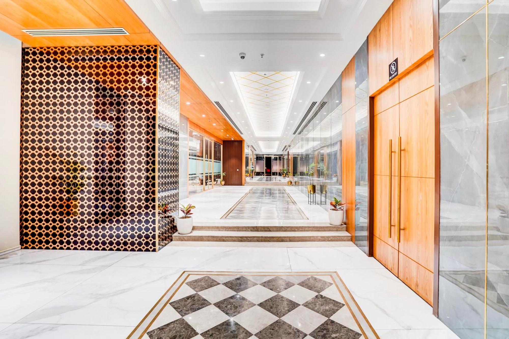 Sunday Hotels And Residences Gurgaon Esterno foto