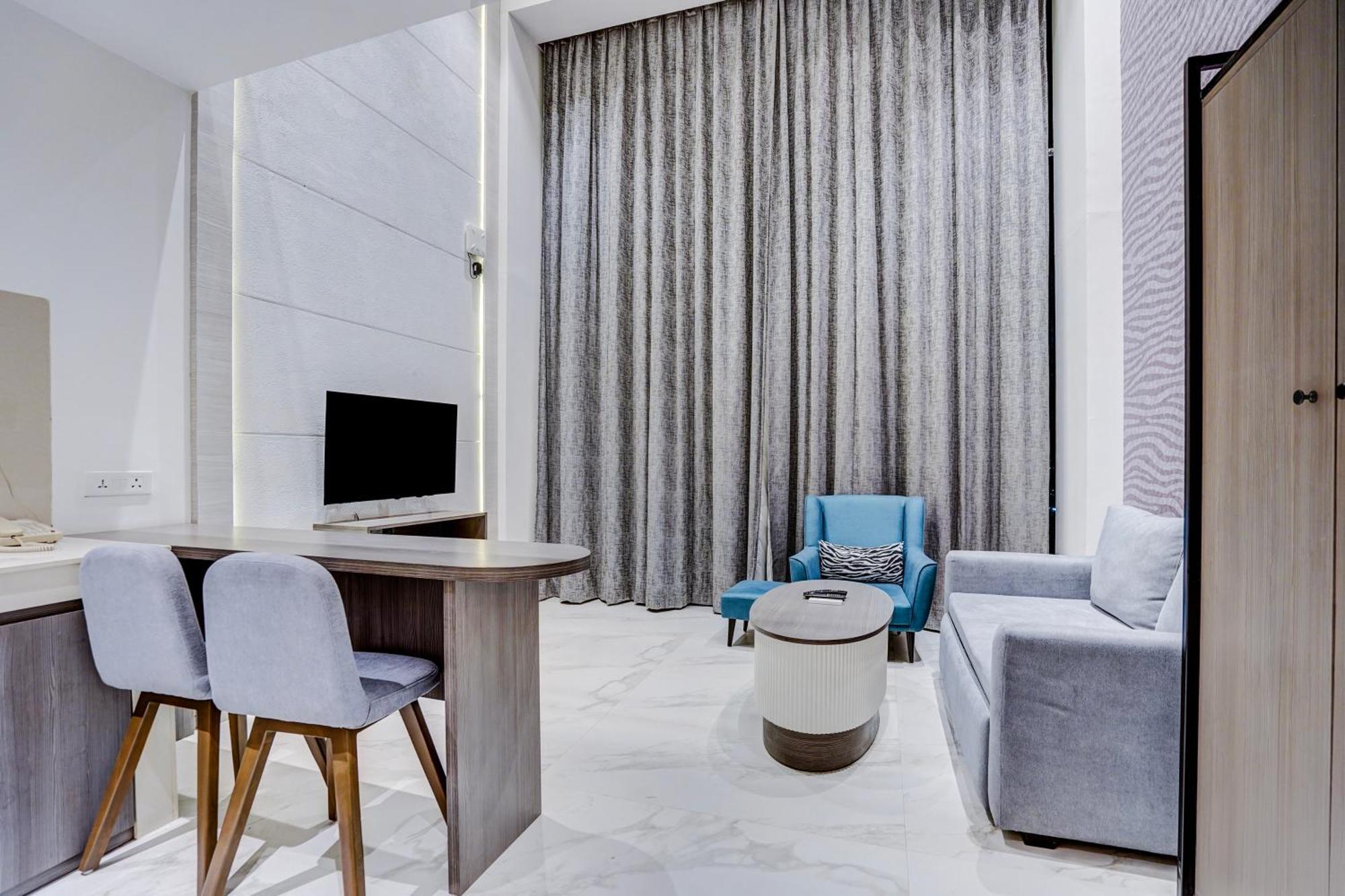 Sunday Hotels And Residences Gurgaon Esterno foto